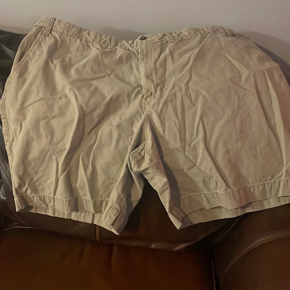 IZOD saltwater shorts size 48
